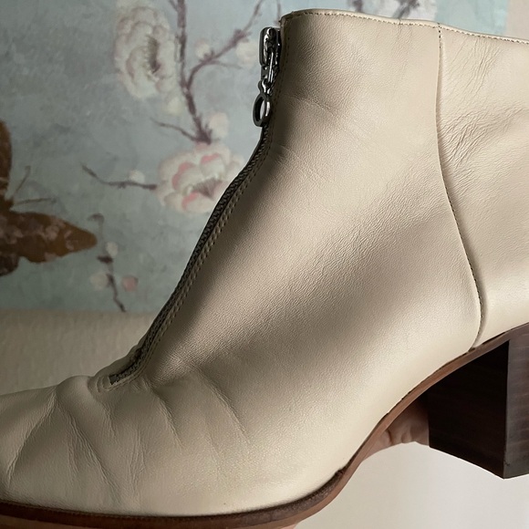 Cream Leather Zip Up Pointy Toe Booties - Picture 2 of 6